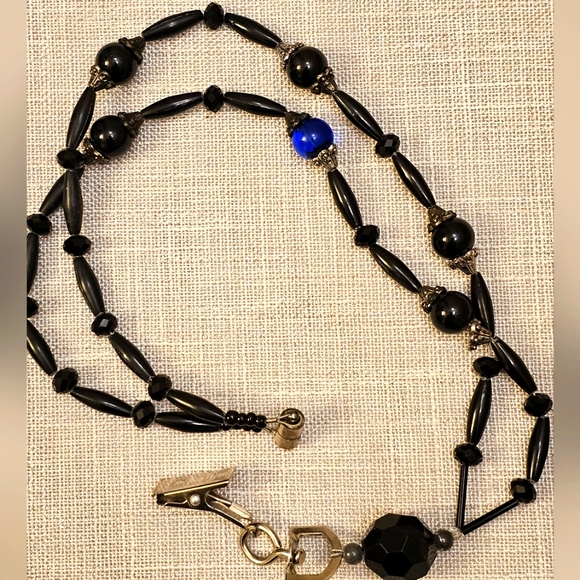 Black beaded lanyard - Picture 1 of 1